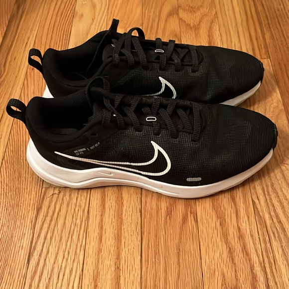 Nike Downshifter 12 Women's Road Running Shoes - Picture 2 of 5